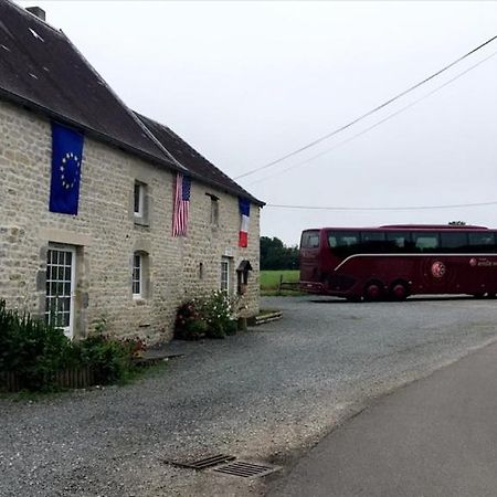 Chevrerie De La Huberdiere Liesville-sur-Douve Екстер'єр фото